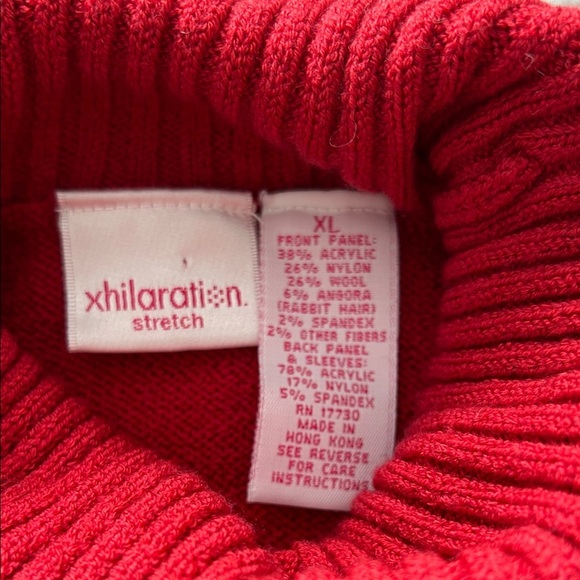 Cozy Red Fair Isle Turtleneck Sweater – Soft Wool Blend with Angora, Size XL - Picture 5 of 8